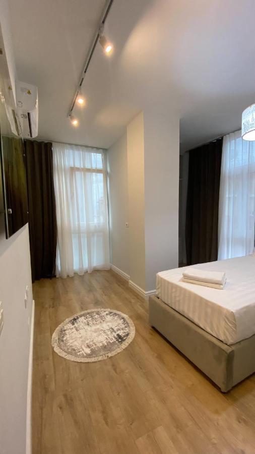 Centrally Located Glamorous Bright Apt Near Bazaar تيرانا المظهر الخارجي الصورة