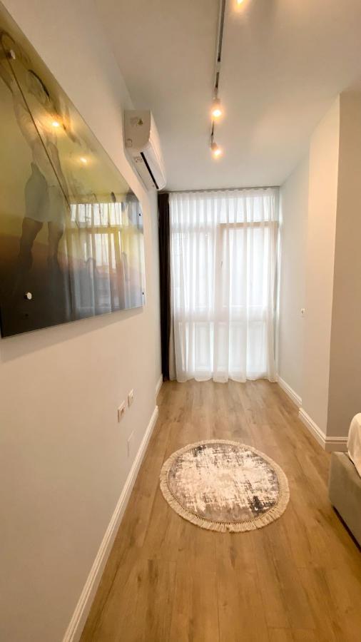Centrally Located Glamorous Bright Apt Near Bazaar تيرانا المظهر الخارجي الصورة