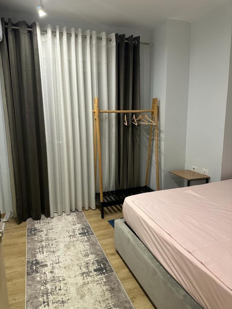 Centrally Located Glamorous Bright Apt Near Bazaar تيرانا المظهر الخارجي الصورة