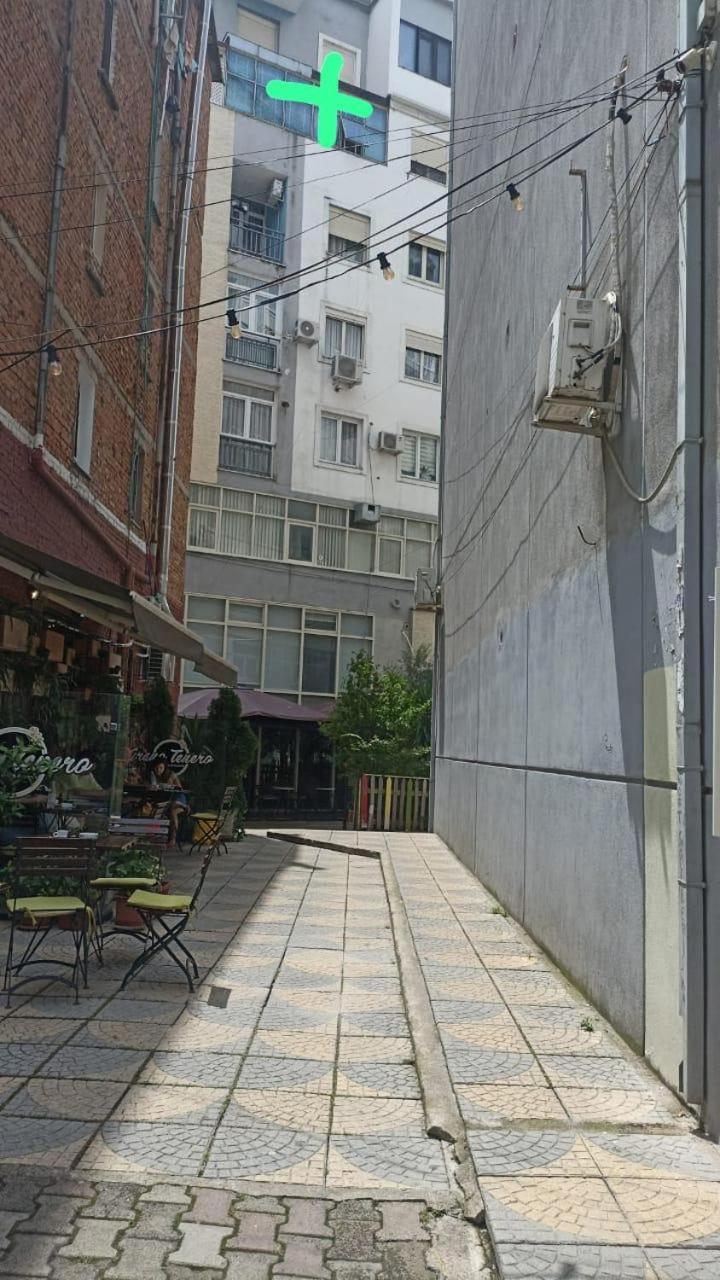 Centrally Located Glamorous Bright Apt Near Bazaar تيرانا المظهر الخارجي الصورة